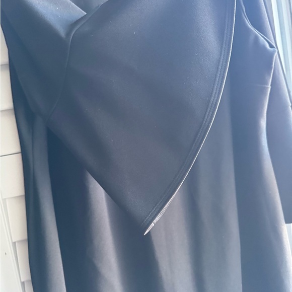 Calvin Klein Bell sleeve sheath dress Black Size 22
(Fits close to the body) EUC - Picture 7 of 8